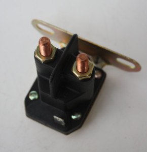 Dolmar : Ersatzteil STARTERRELAIS 12V/100AMP 4002829470701 663521361
